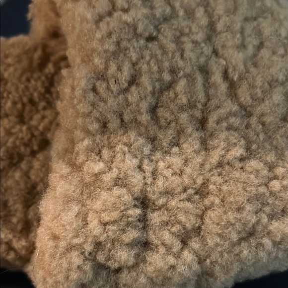 UGG Plush Tan Slides slippers size 10. SH140 - Picture 6 of 6